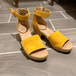 Dr. Scholl's Suede Mustard Yellow Wedge Sandals